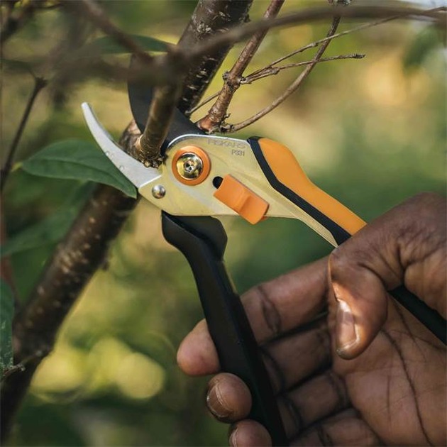 Секатор Fiskars Solid P331 плоскостной цельнометаллический (1057163) - фото 2