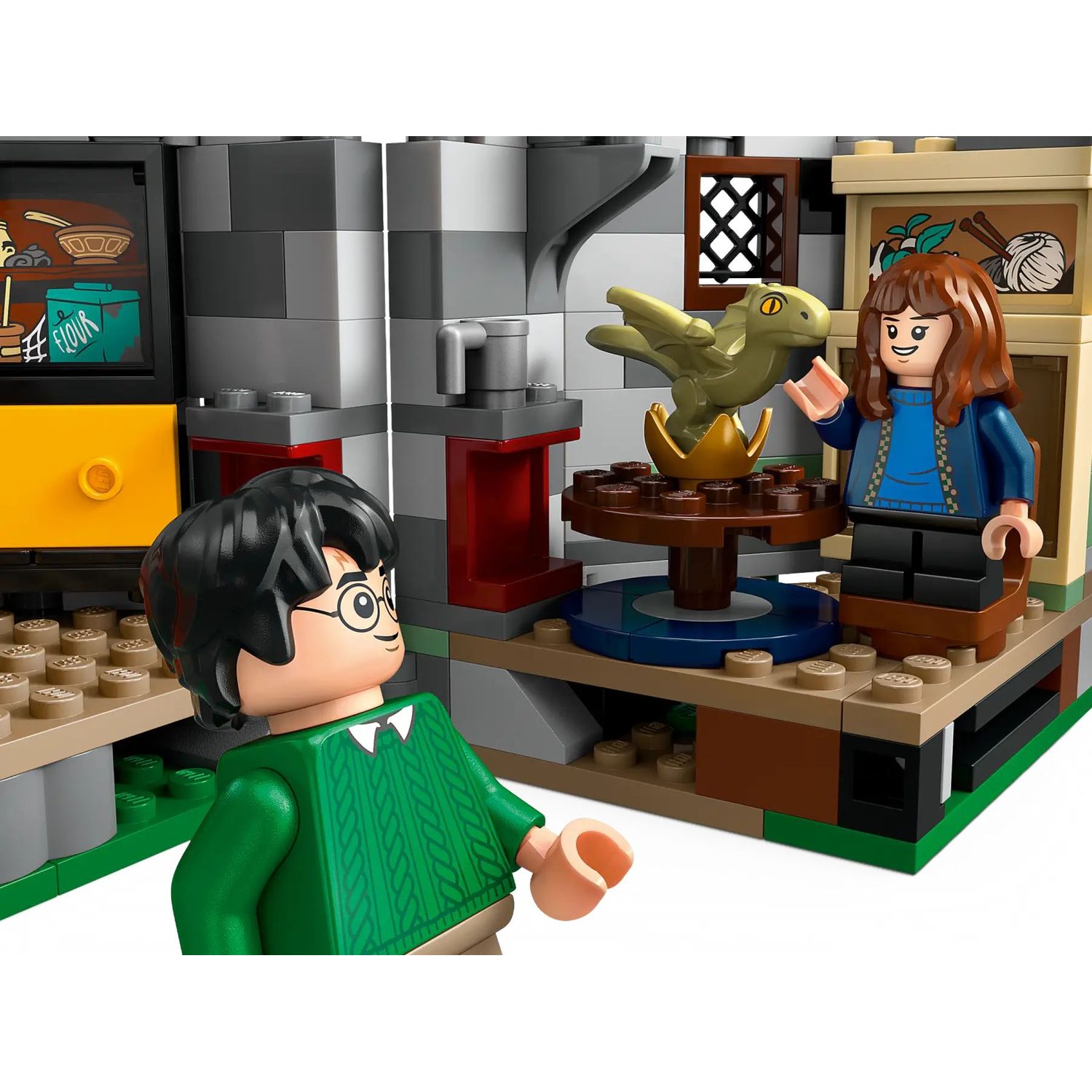 Конструктор LEGO Harry Potter Хатинка Геґріда: Несподівані гості 896 деталей (76428) - фото 2