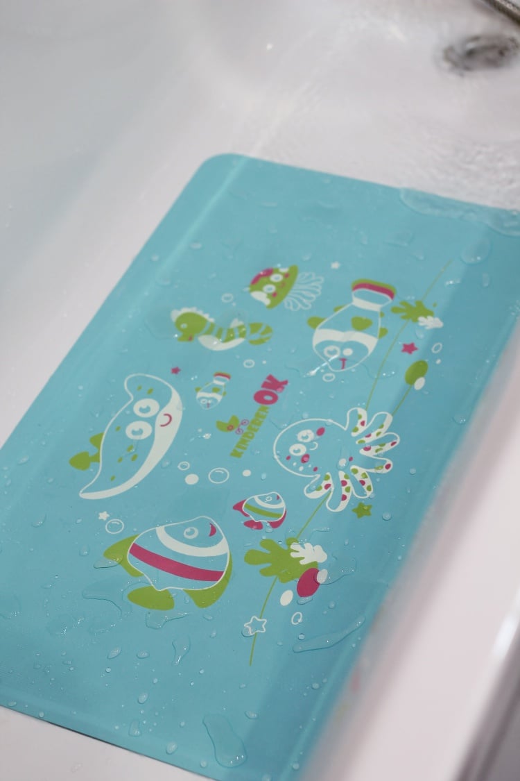 Дитячий гумовий килимок для ванної KinderenOK, розмір M, 58х34 см, блакитний з малюнком (071115) - фото 4