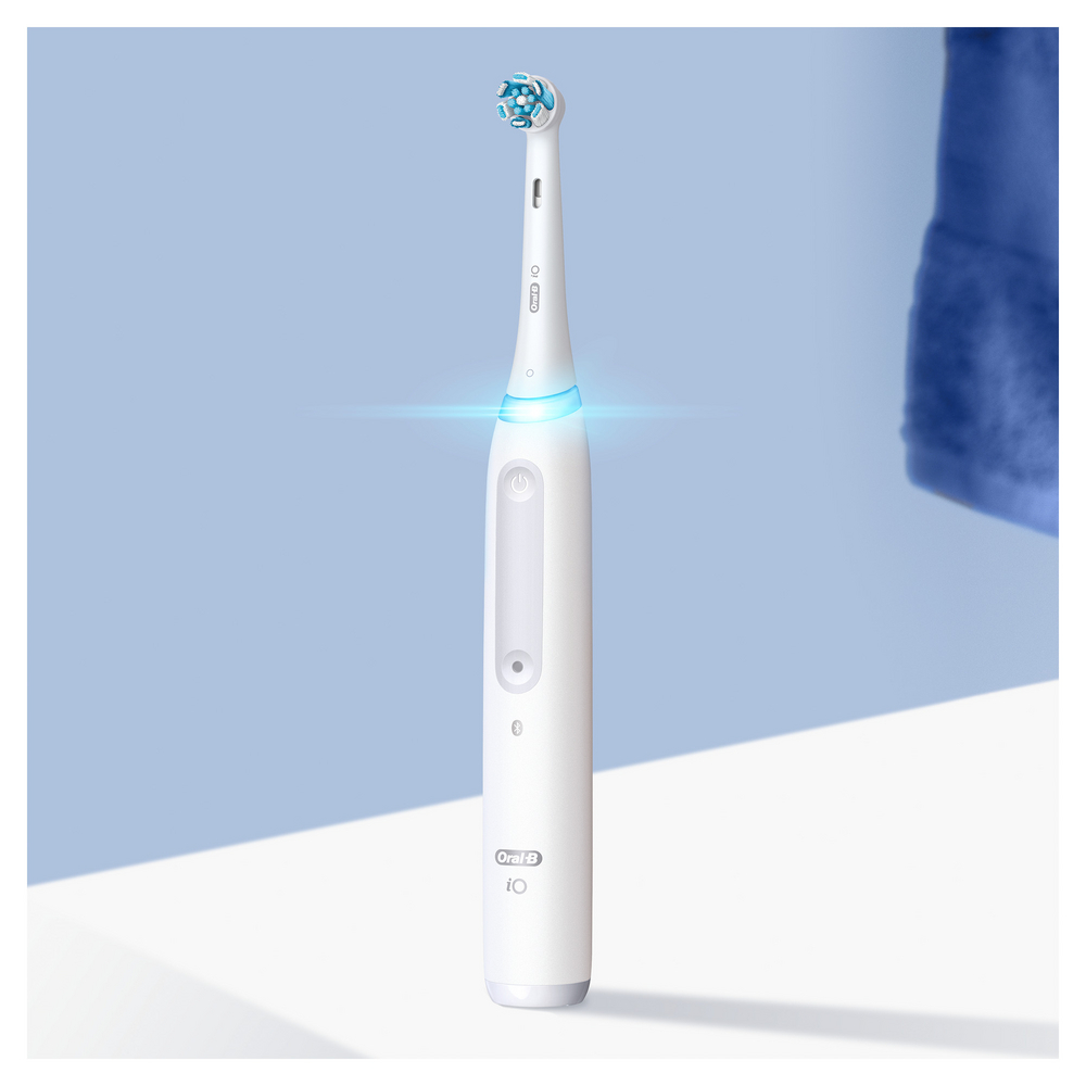 Електрична зубна щітка Oral-B iO Series 4 біла - фото 7