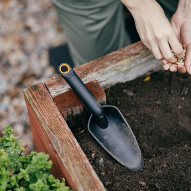 Садовый совок Fiskars Solid (1071899) - фото 5