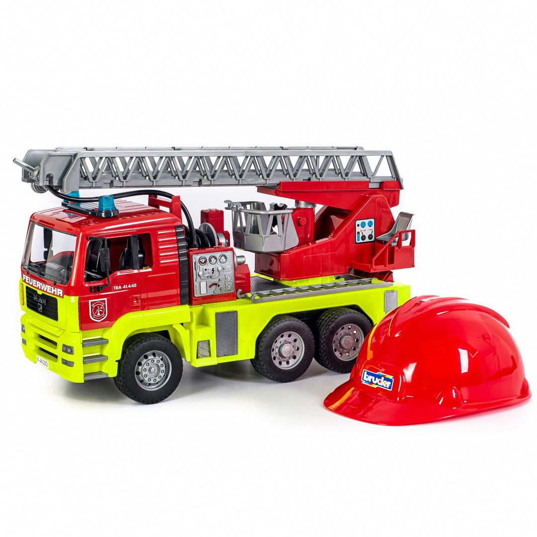 Пожарная машина Bruder MAN TGA, со свето-звуковым модулем и шлемом (01760) - фото 3