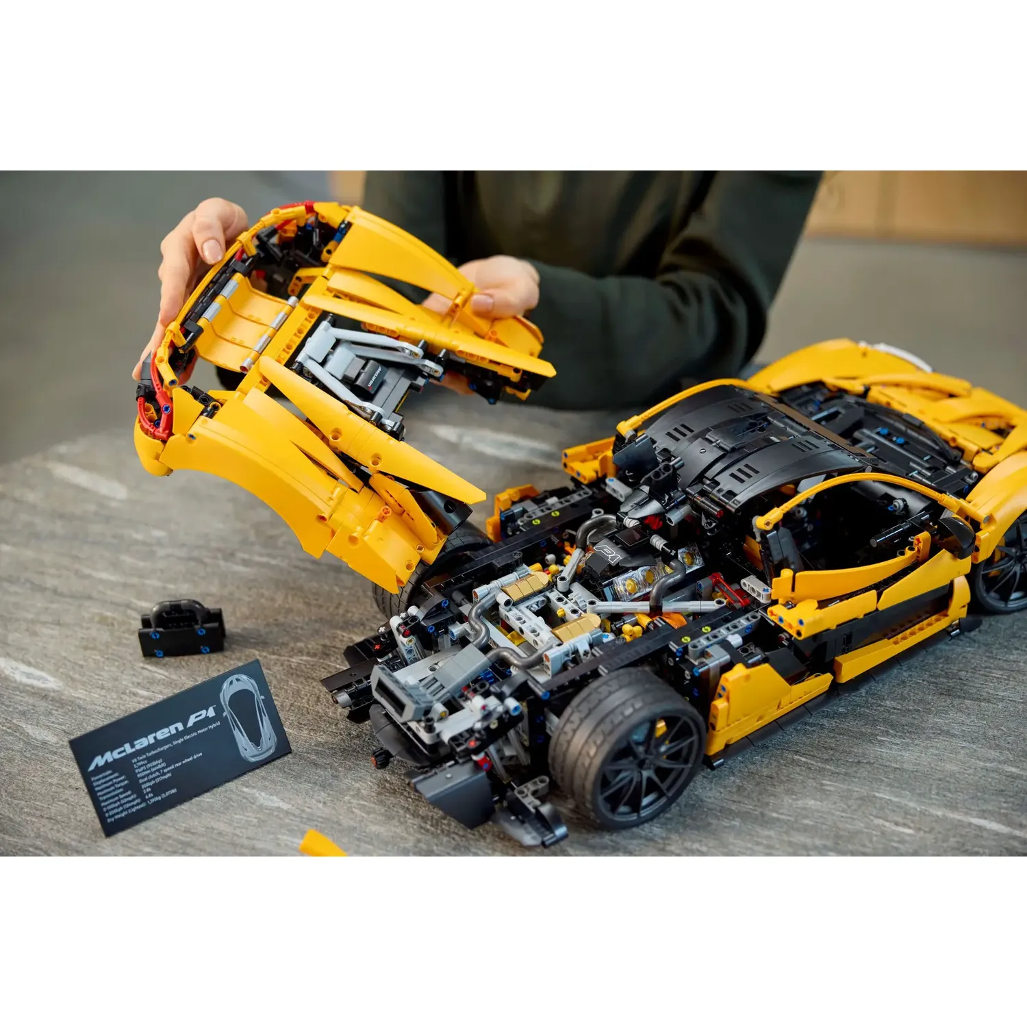 Конструктор LEGO Technic McLaren P1, 3893 детали (42172) - фото 7