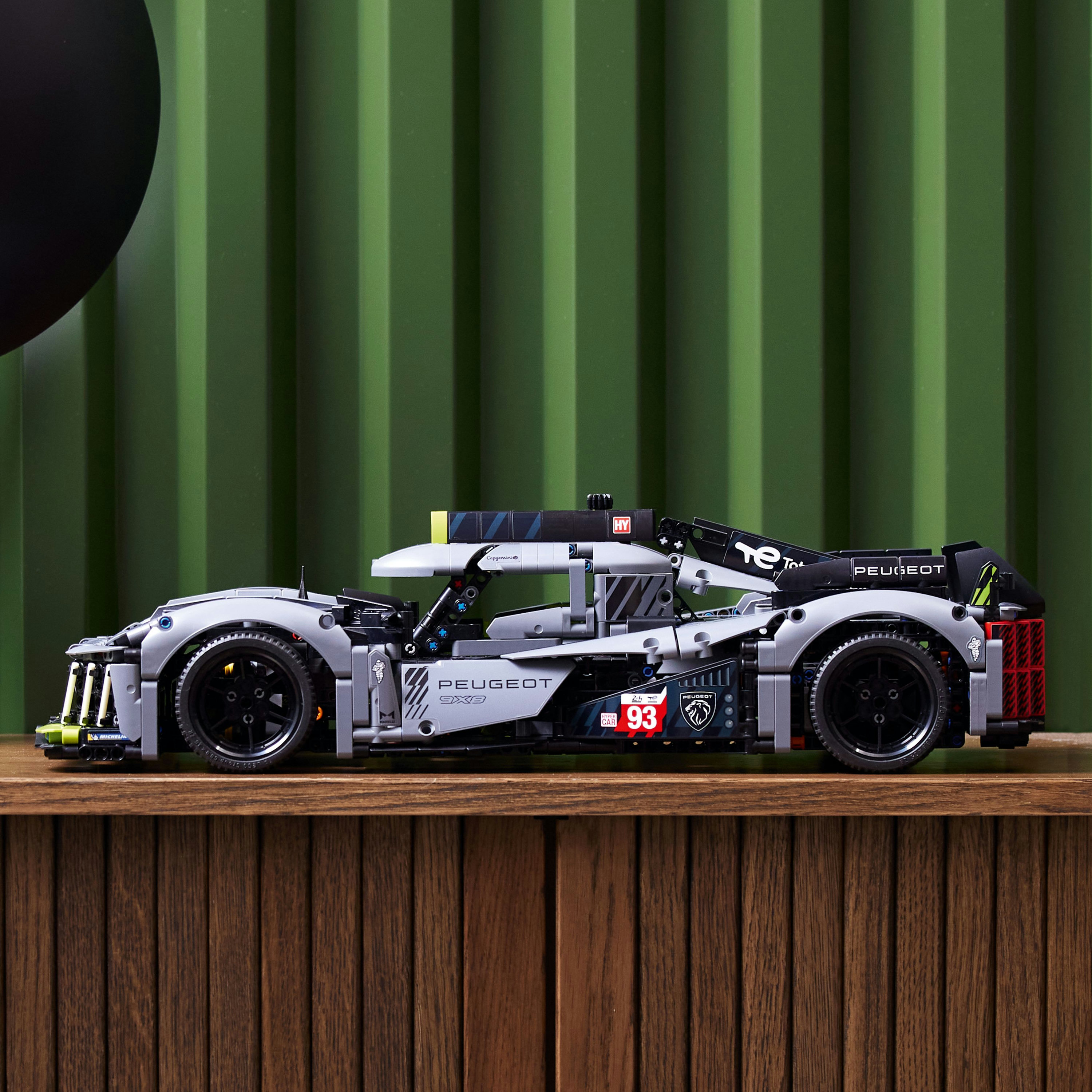 Конструктор LEGO Technic Peugeot 9X8 24H Le Mans Hybrid Hypercar, 1775 деталей (42156) - фото 5