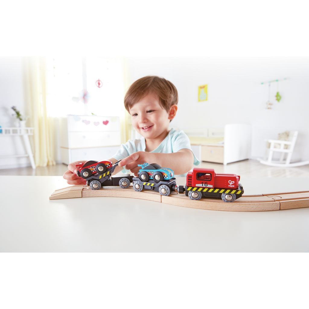 Набор для игрушечных железных дорог Hape Поезд-транспортер для гоночных автомобилей (E3735) - фото 6