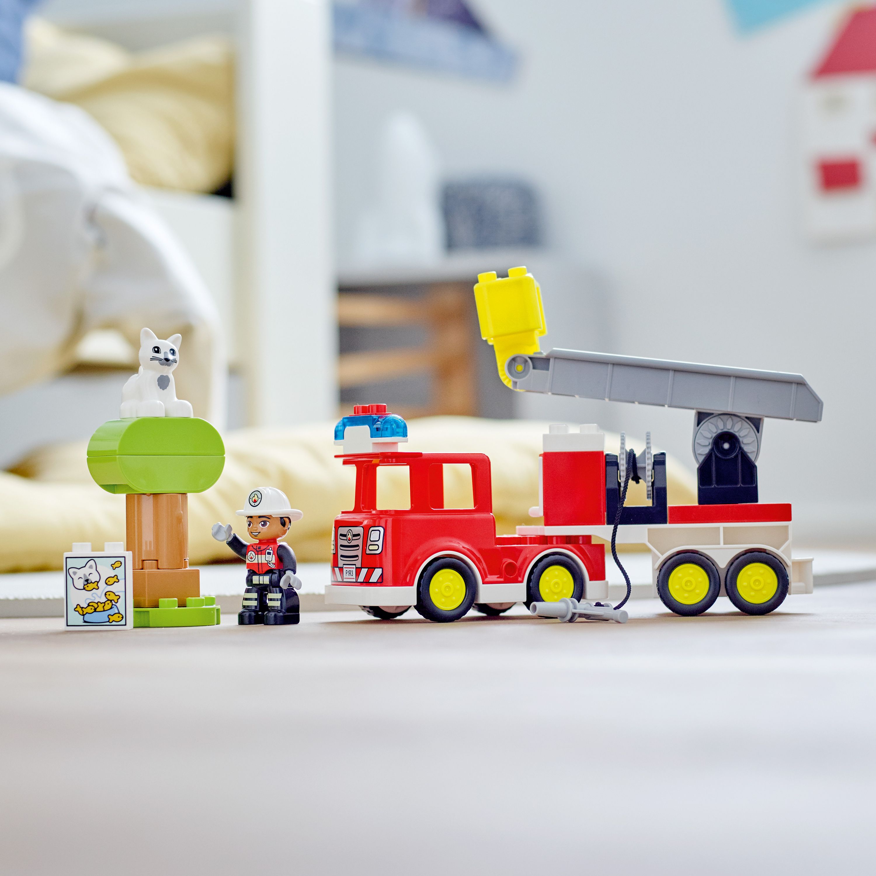 Конструктор LEGO DUPLO Пожарная машина, 21 деталей (10969) - фото 5