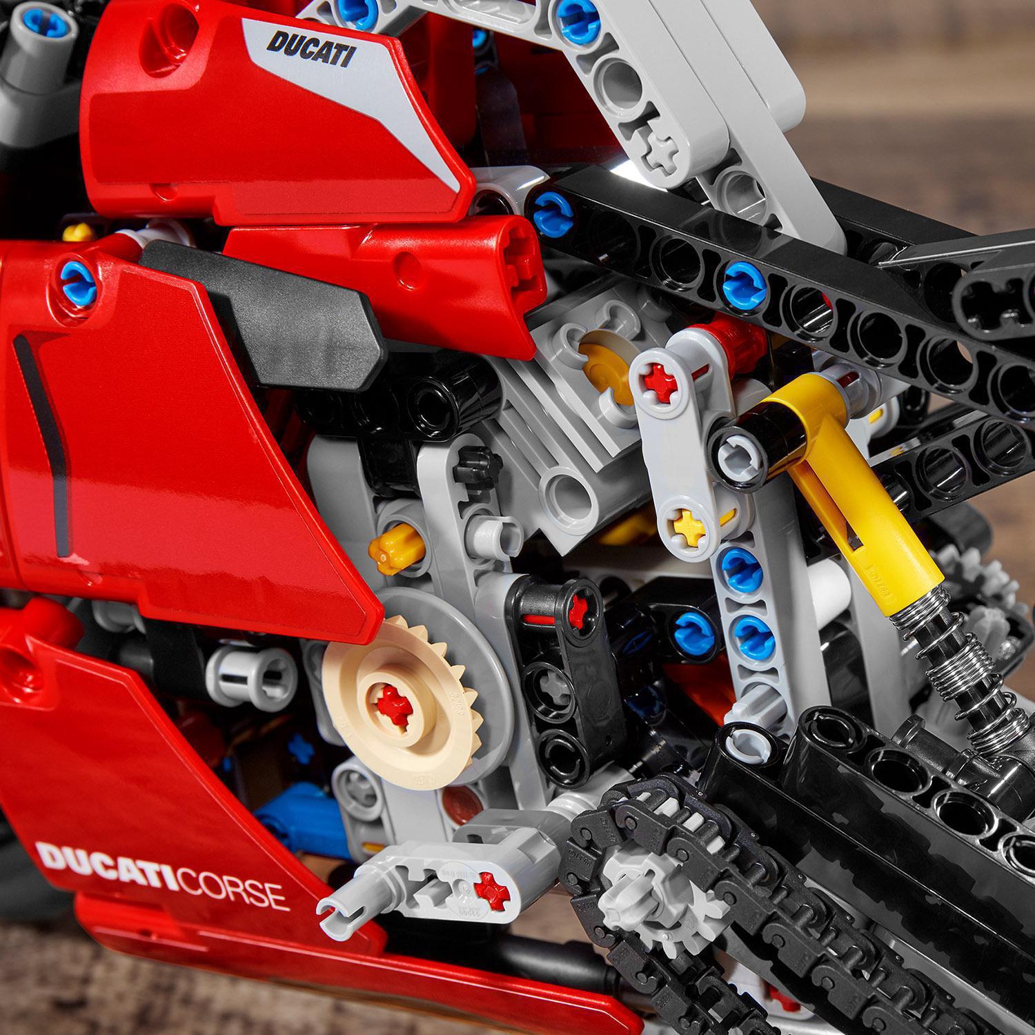 Конструктор LEGO Technic Ducati Panigale V4 R, 646 деталей (42107) - фото 10