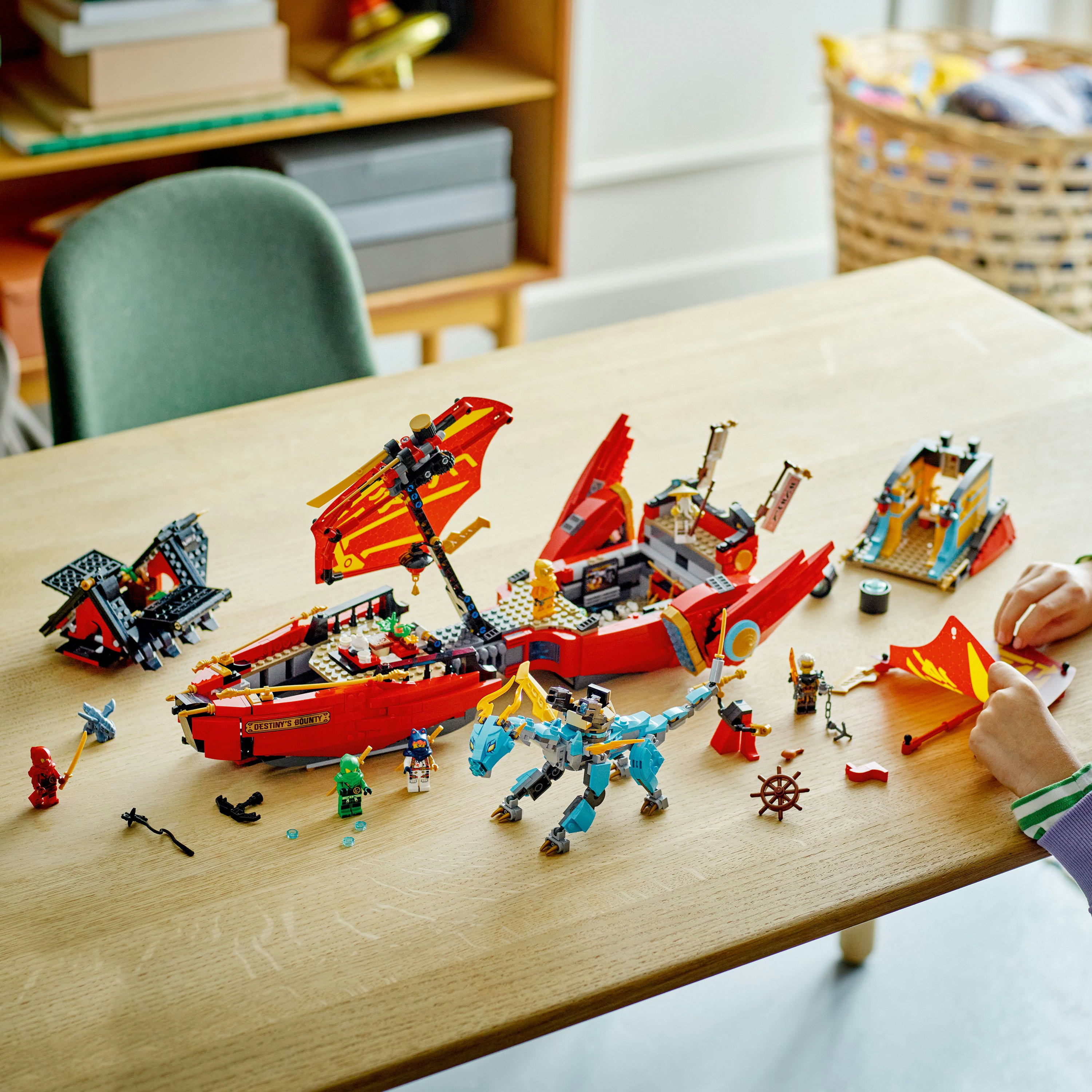 Конструктор LEGO Ninjago Дарунок долі - перегони з часом, 1739 деталей (71797) - фото 4
