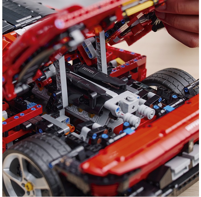 Конструктор LEGO Technic Ferrari Daytona SP3, 3778 предметов (42143) - фото 6