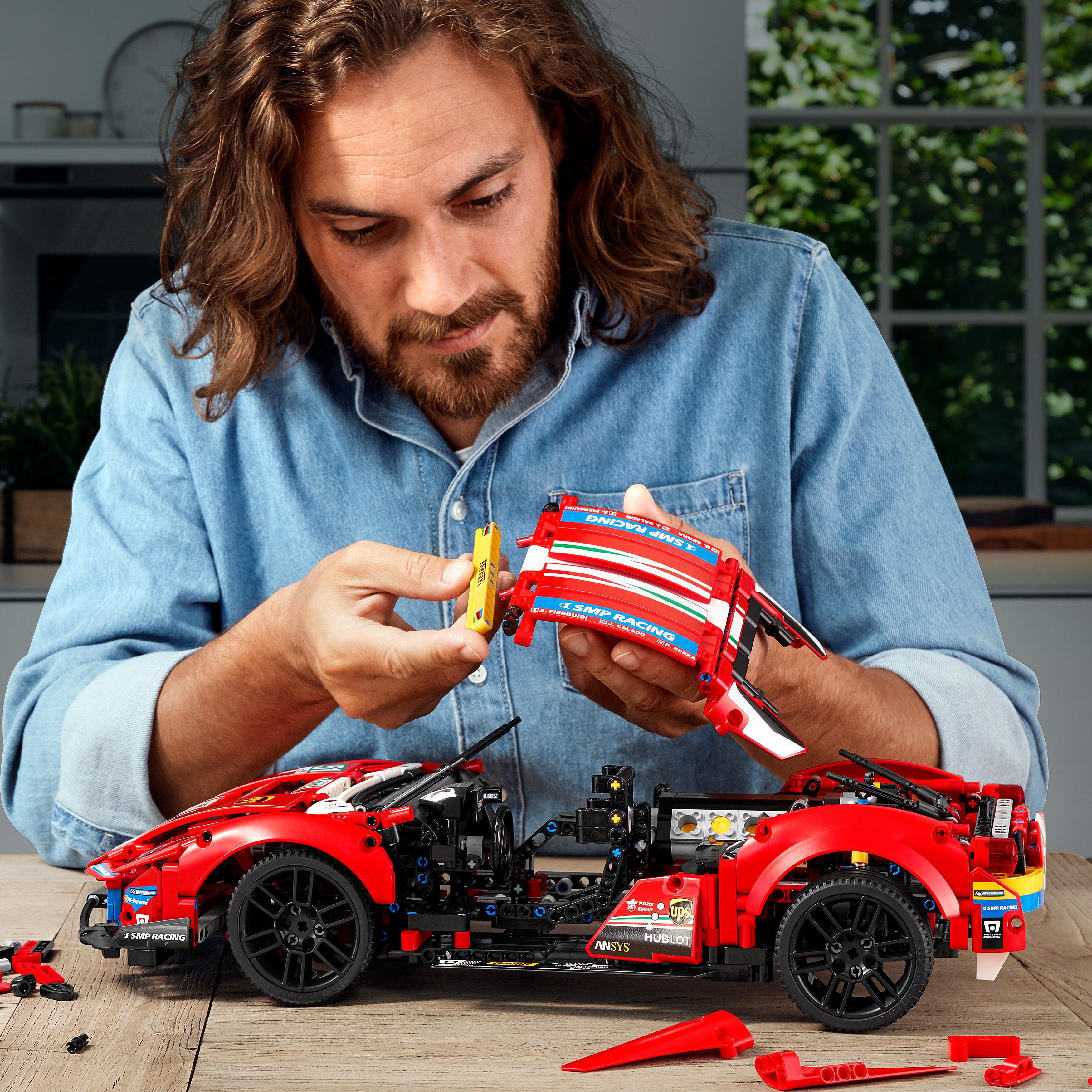 Конструктор LEGO Technic Ferrari 488 GTE AF Corse №51, 1677 деталей (42125) - фото 13