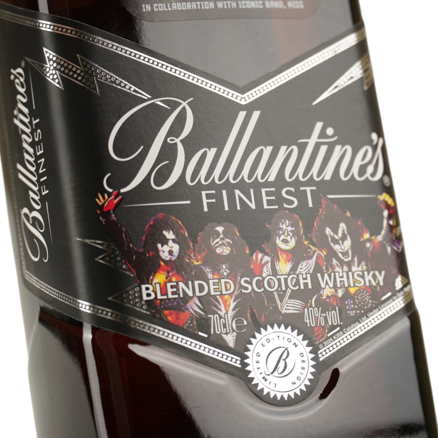 Виски Ballantine's Finest Kiss 40% 0.7 л купить в Киеве, Украине