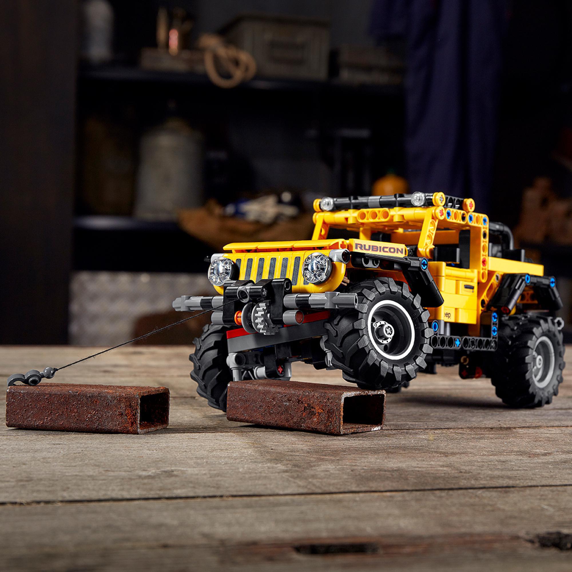 Конструктор LEGO Technic Jeep Wrangler, 665 деталей (42122) - фото 7