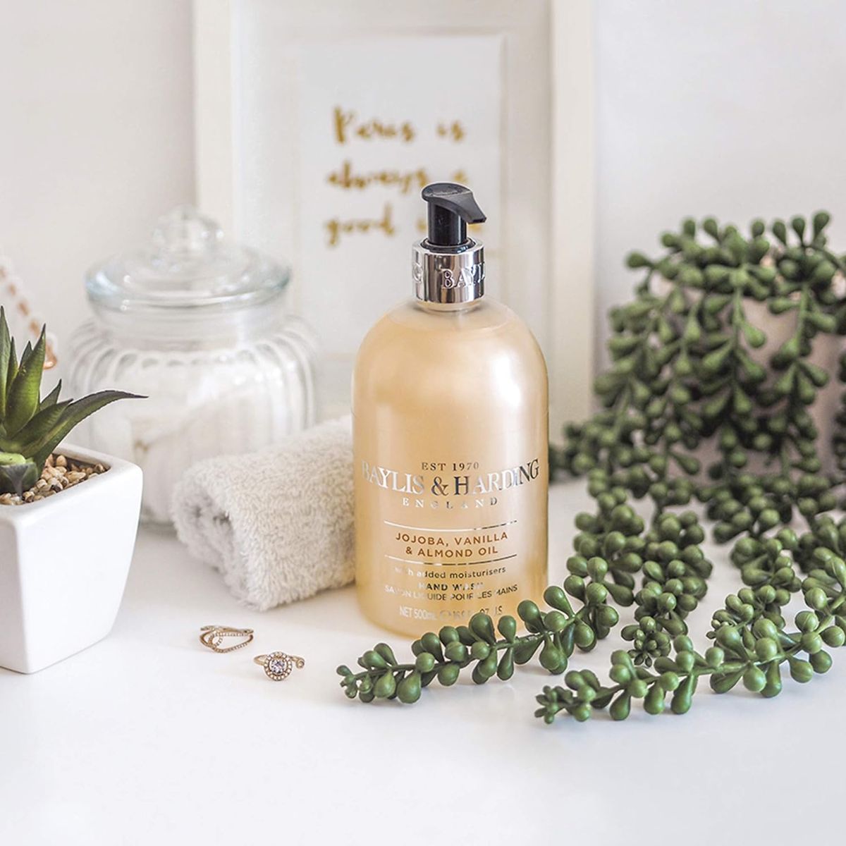 Рідке мило для рук Baylis & Harding Jojoba, Vanilla and Almond Oil 500 мл - фото 3