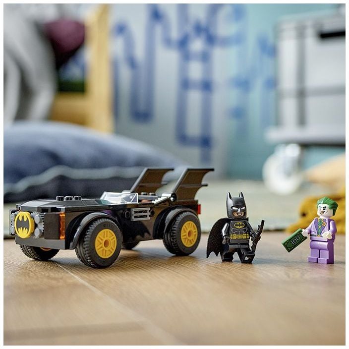 Конструктор LEGO Super Heroes DC Погоня на бэтмобиле: Бэтмен против Джокера, 54 детали (76264) - фото 5