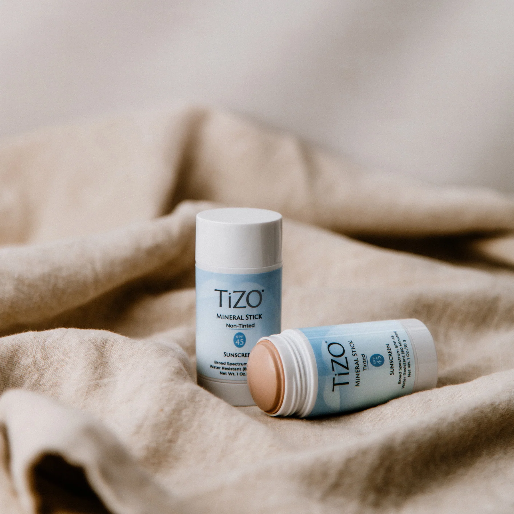 Сонцезахисний стік мінеральний з відтінком TiZO Mineral Stick Tinted SPF 45, 30 г - фото 5