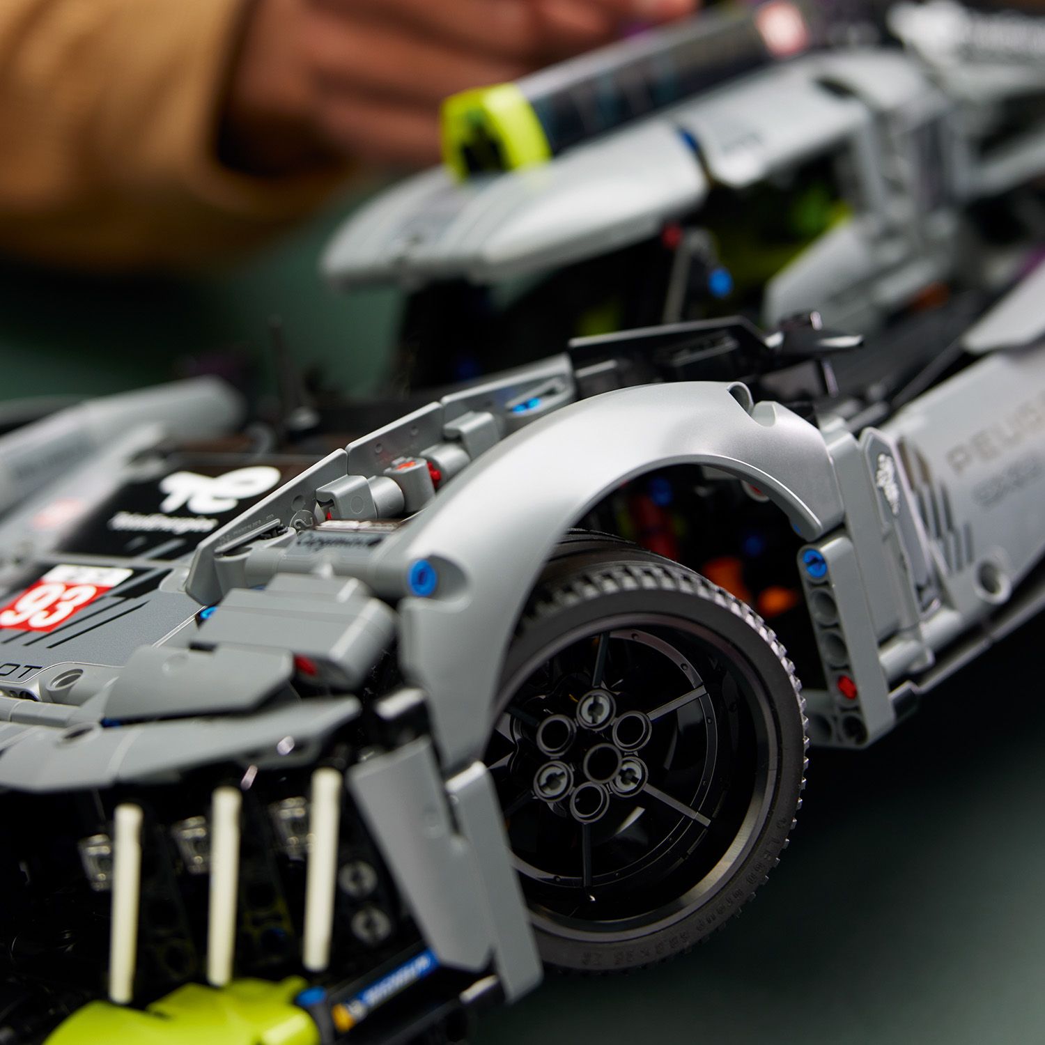 Конструктор LEGO Technic Peugeot 9X8 24H Le Mans Hybrid Hypercar, 1775 деталей (42156) - фото 6
