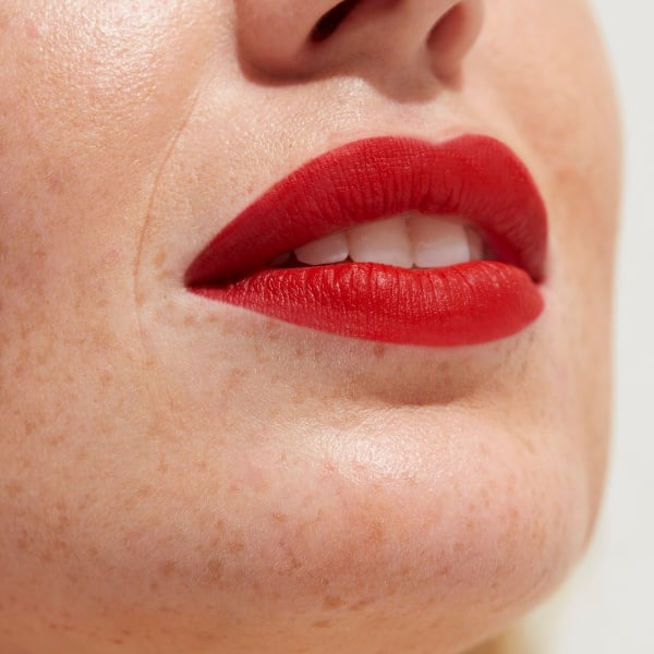 Помада для губ матовая Gosh Velvet Touch Matt Lipstick, тон 005 (classic red), 4 г - фото 3