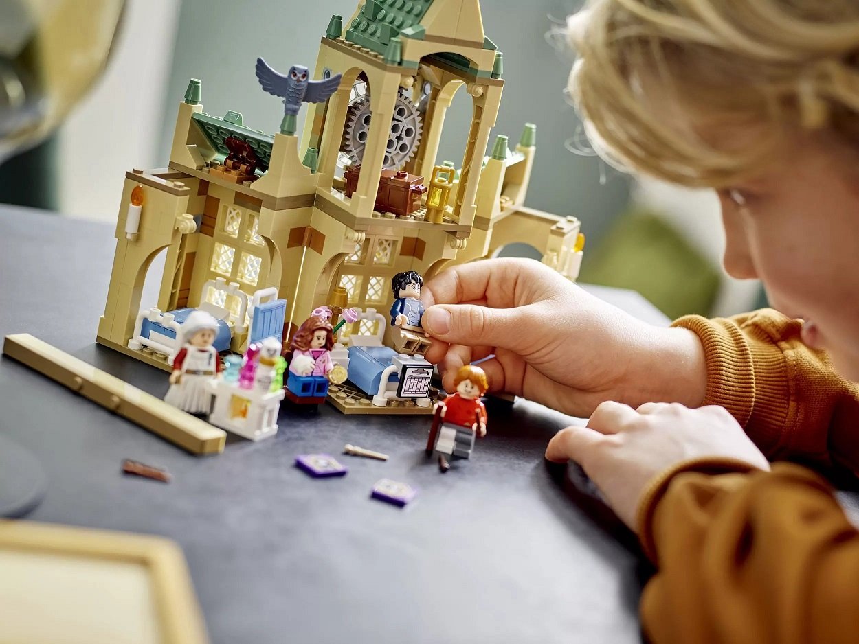 Конструктор LEGO Harry Potter Лікарняне крило Хогвартсу, 510 деталей (76398) - фото 9