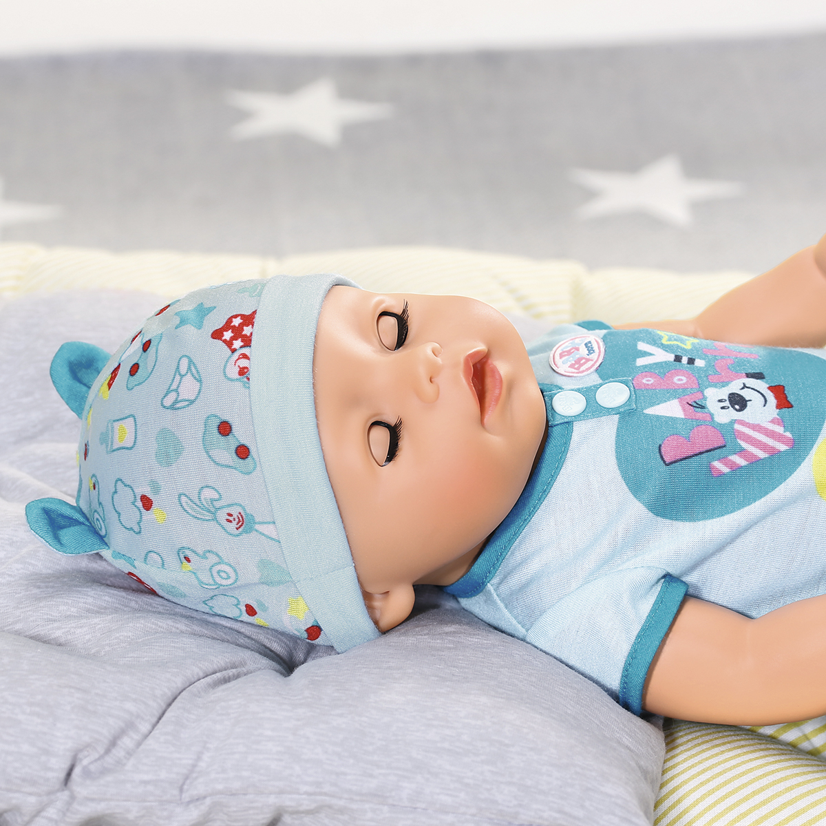 Кукла Baby Born Нежные объятия Очаровательный Малыш, с аксессуарами, 43 см (824375) - фото 2