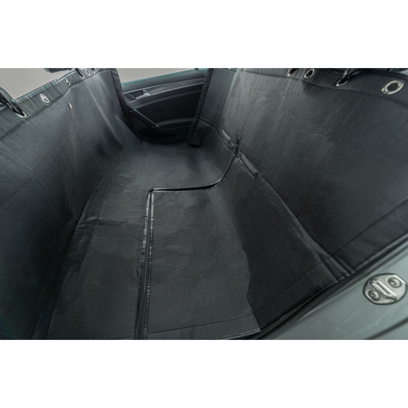 Фото - Інше для собак Trixie Захисний килимок в авто , нейлон, 160х145 см, чорний 