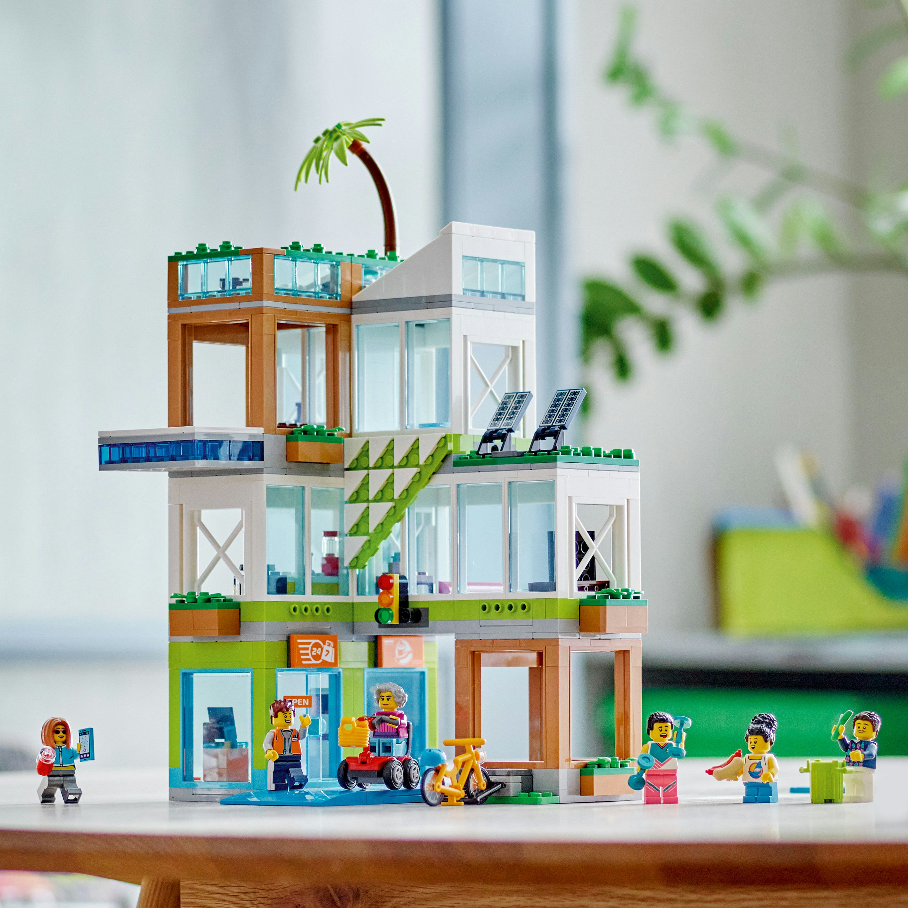 Конструктор LEGO City Многоквартирный дом, 688 деталей (60365) - фото 4