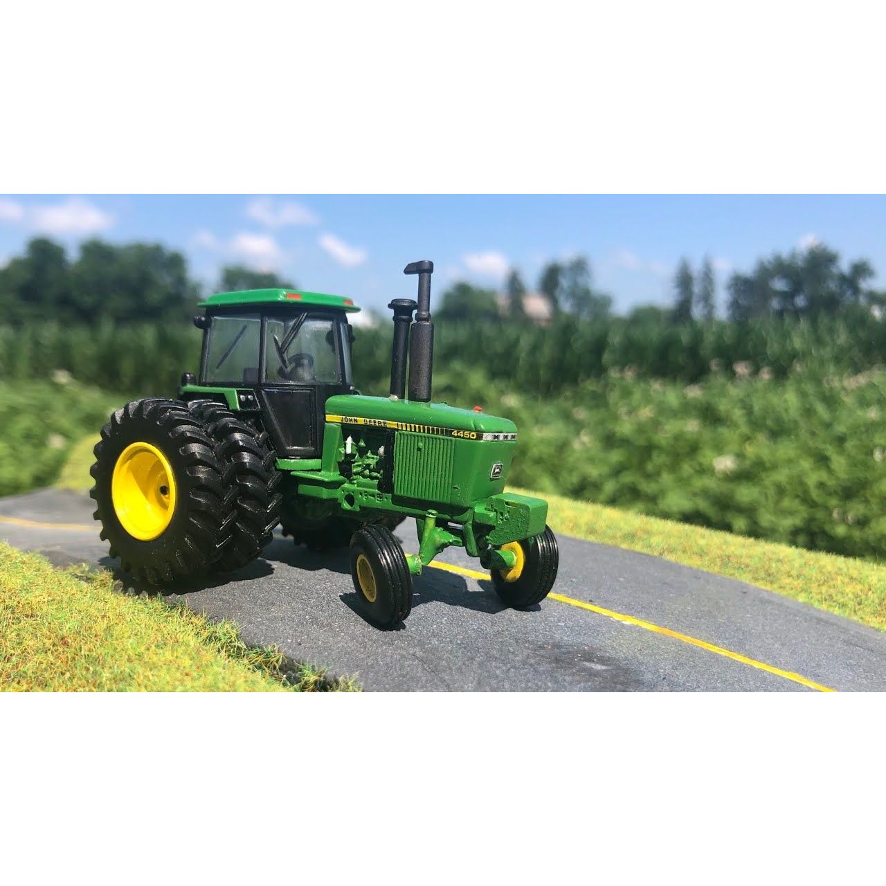 Модель Britains Трактор John Deere 4450, 1:32 (43364) - фото 4