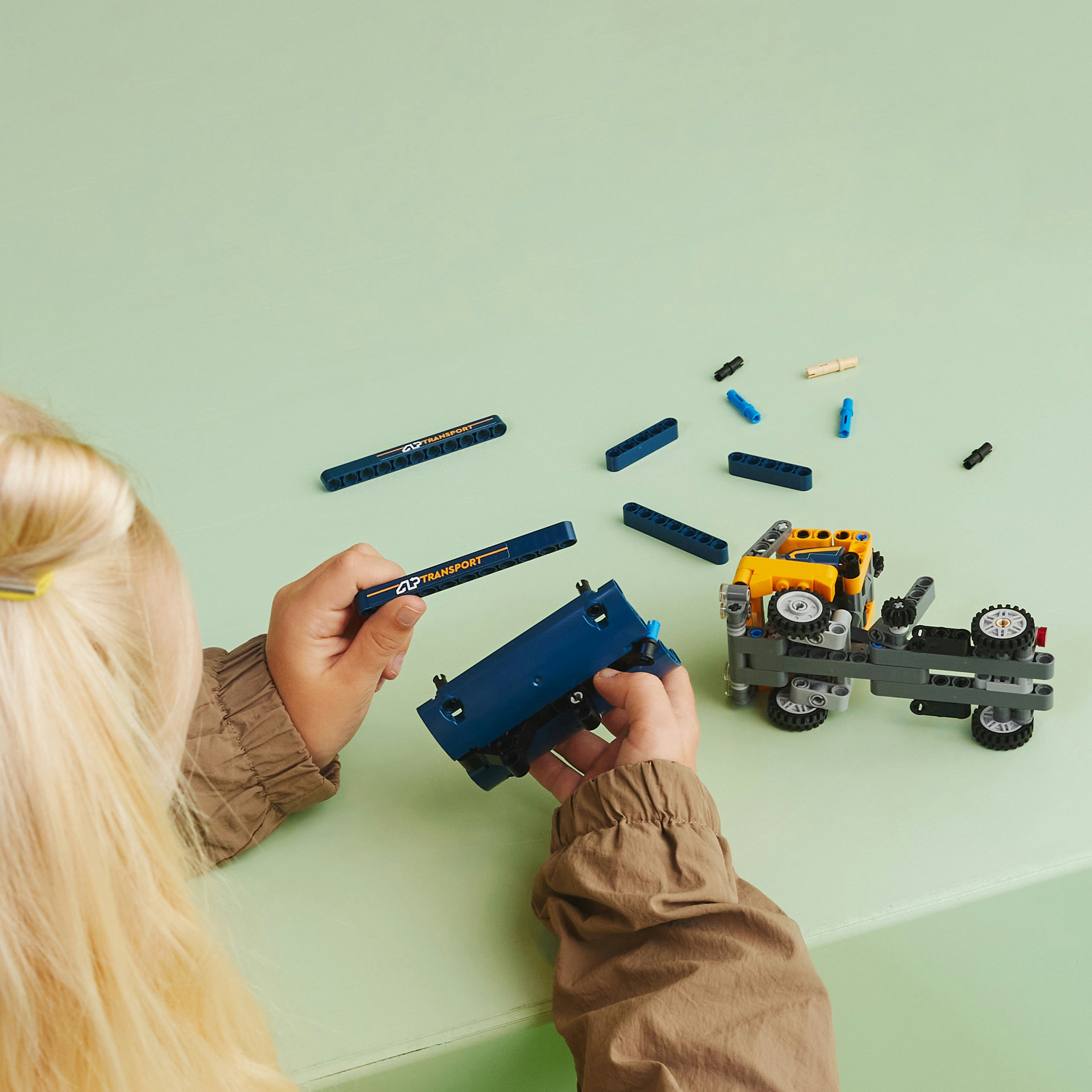 Конструктор LEGO Technic Самоскид, 177 деталі (42147) - фото 5