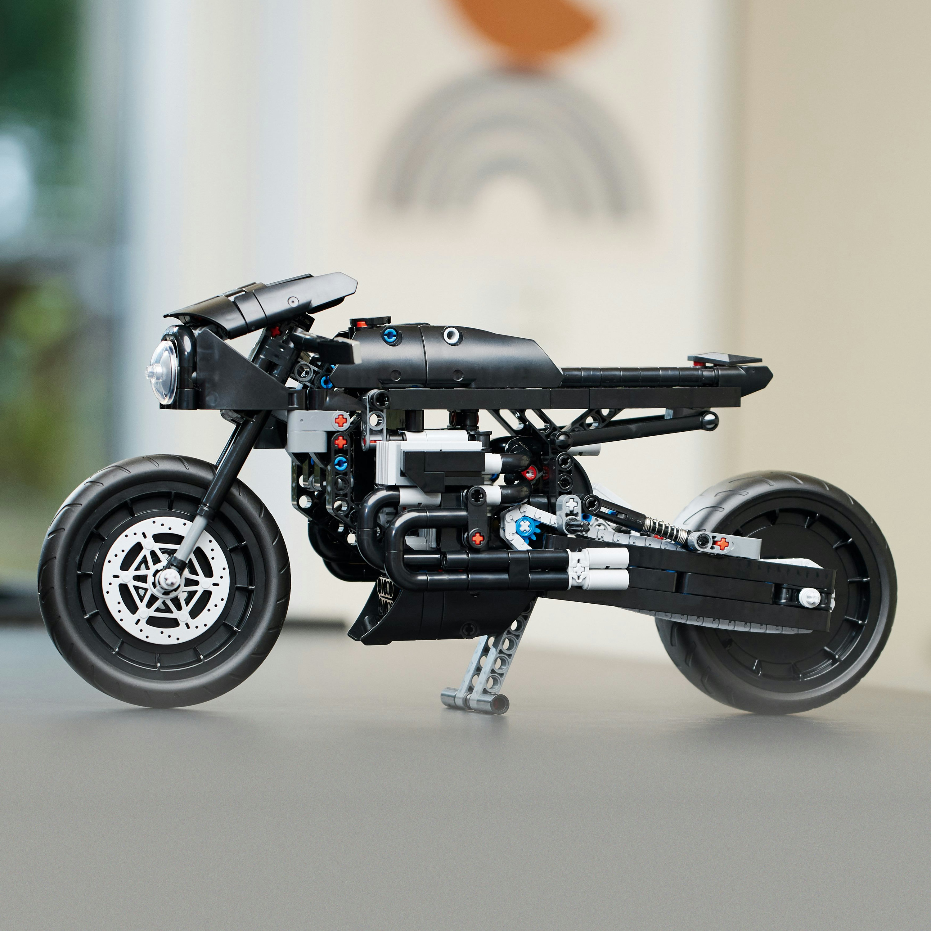 Конструктор LEGO Technic Бэтмен: Бэтцикл, 641 деталь (42155) - фото 5