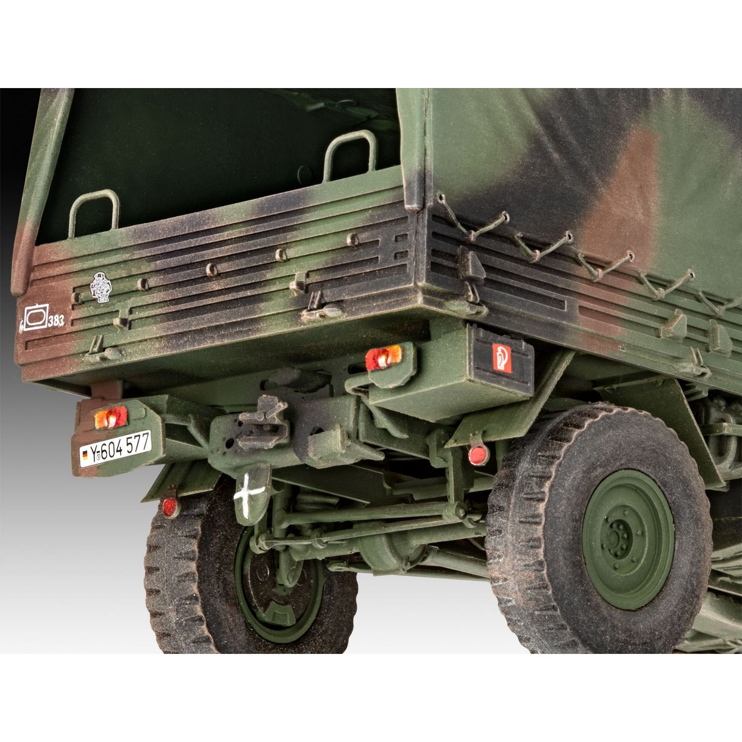 Збірна модель Revell Вантажівка Unimog 2T milgl, рівень 5, масштаб 1:35, 190 деталей (RVL-03337) - фото 5