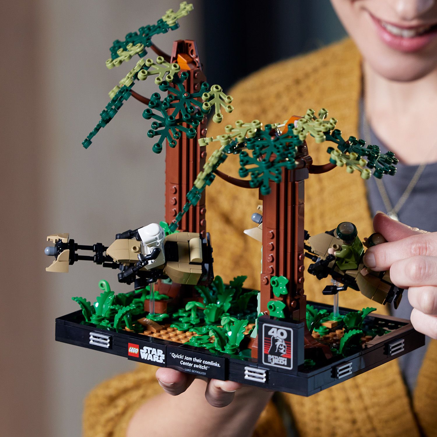 Конструктор LEGO Star Wars Диорама Погоня на спидере на Эндоре 608 деталей (75353) - фото 3