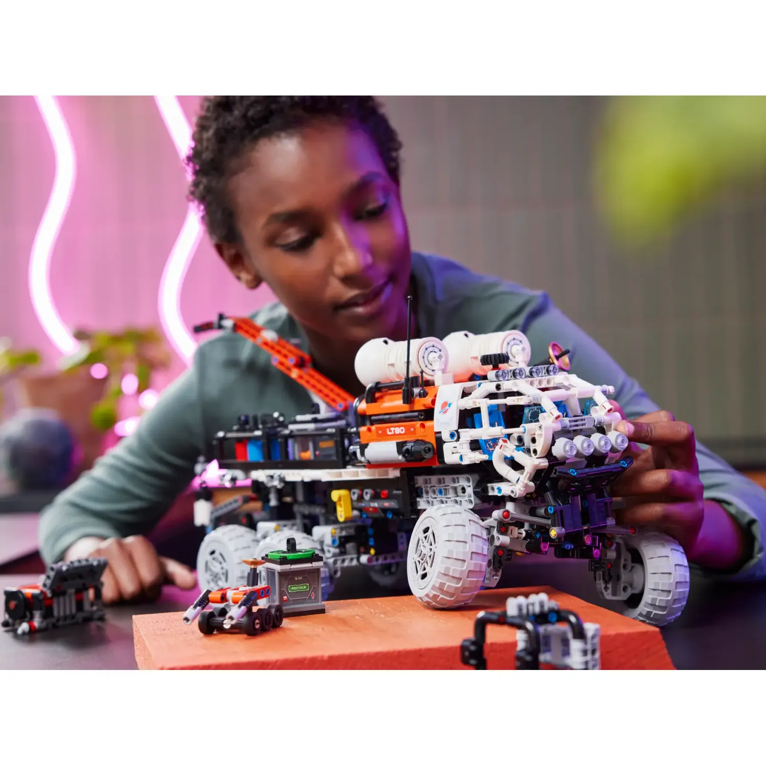 Конструктор LEGO Technic Марсохід команди дослідників 1599 деталей (42180) - фото 12