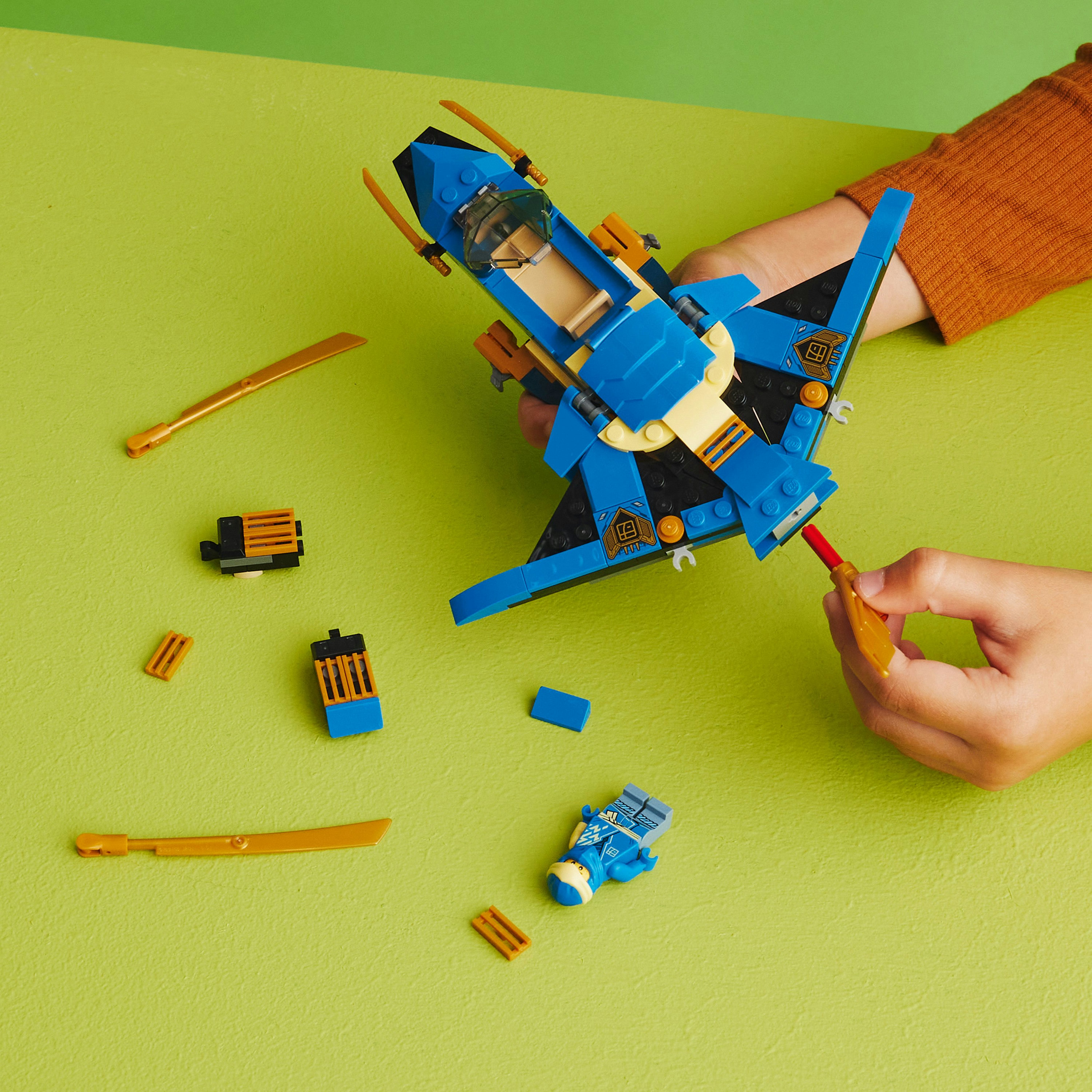Конструктор LEGO Ninjago Реактивный самолет Джея EVO,146 деталей (71784) - фото 4
