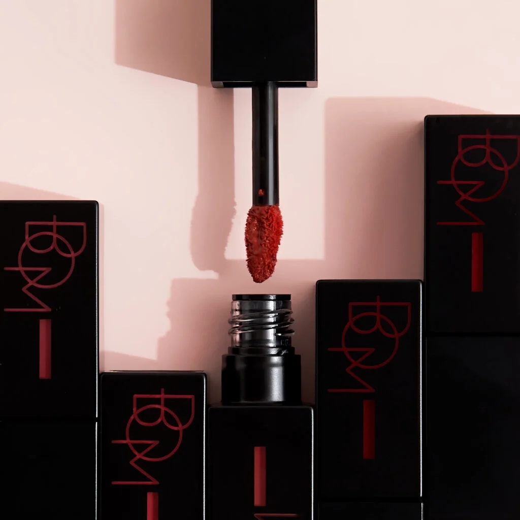 Матовий тінт для губ Beauty of Majesty BOM Matt Holic Tint H RD 102 Vampire Red 8.5 г - фото 5