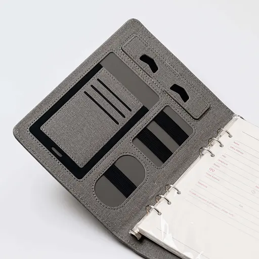 Текстильний сірій бізнес щоденник-органайзер з бездротовою зарядкою з вбудованим Powerbank і флешкою з ручкою в коробці із якісного картону - фото 7