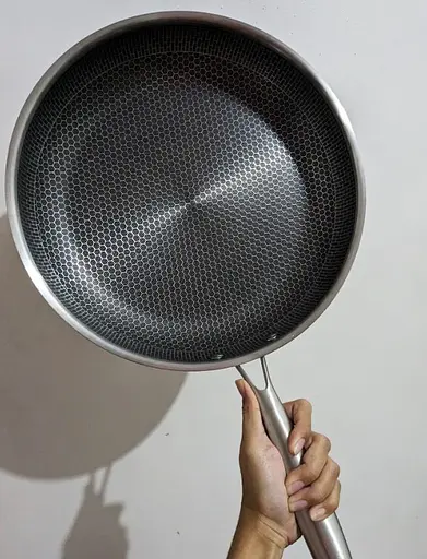 Индукционная сковорода из нержавеющей стали Masflex Honeycomb SS-P30 28 см антипригарное покрытие в виде сот. - фото 7