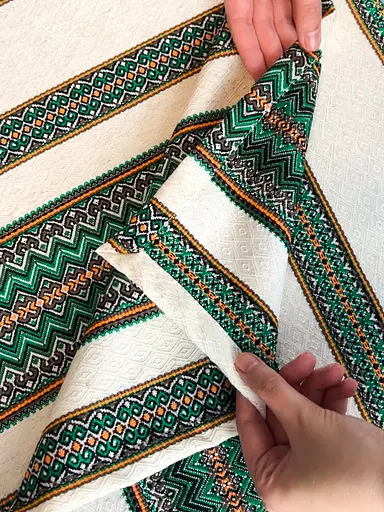 Лляна скатертина різдвяна з українським орнаментом "Рандеву зелений" - 400х150 см - фото 2