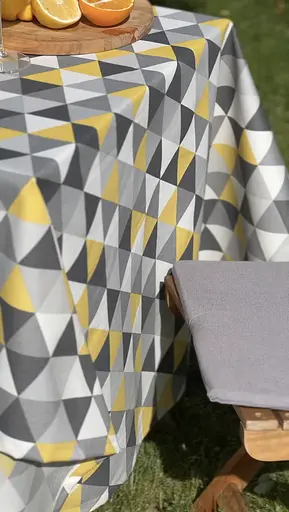 Водовідштовхувальна Скатертина Трикутний принт 140х140 см (+ 2 серветки 30х40) - фото 7