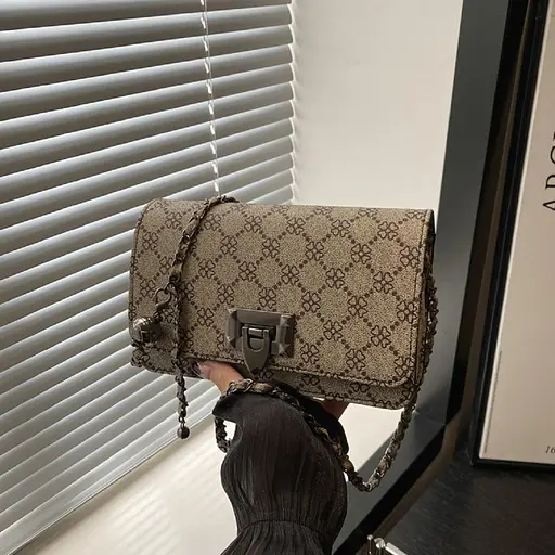 Кросбоді на ланцюжку з еко-шкіри Lilly P2-14502B