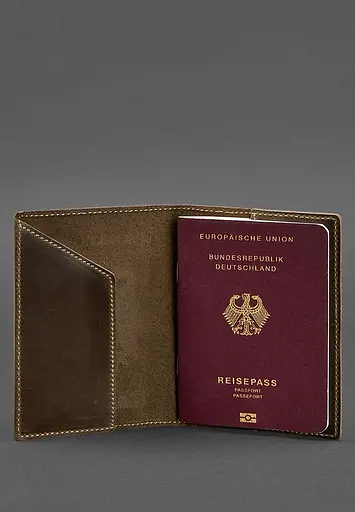 Кожаная обложка для паспорта с гербом Германии темно-коричневая Crazy Horse - фото 3