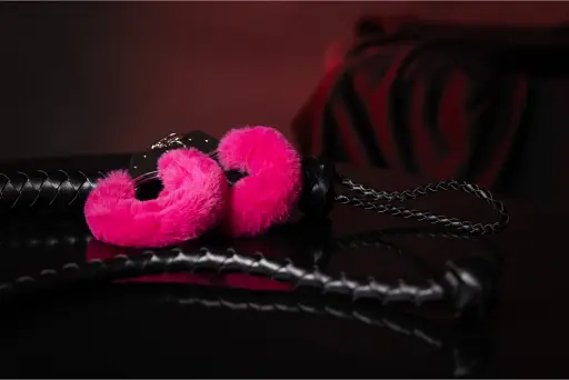 Наручники Ouch! Furry (розовый) - фото 17