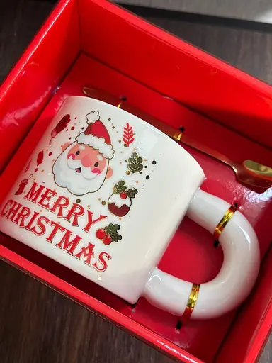 Чашка новогодняя Elisey 9150-021-2 Funny Santa керамическая с ложкой 300 мл Белая - фото 2