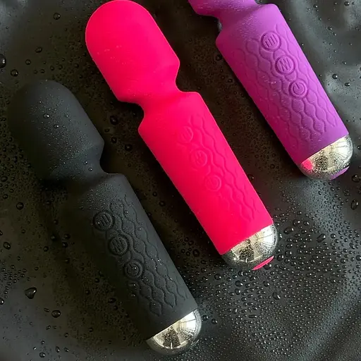 Член для жінок 20 режимів вібрації 8 швидкостей. Стимулятор клітора, маленький чорний, фіолетовий, рожевий - фото 1