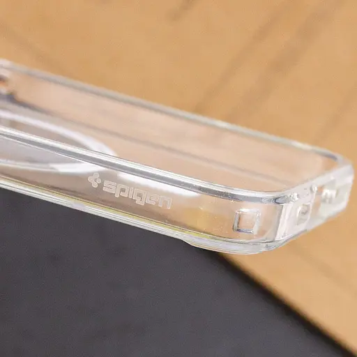 Чехол SGP Ultra Hybrid MagFit для Apple iPhone 15, 6.1 Прозрачный - фото 8