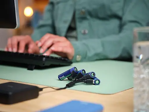 Акумулятор Trust AA 1700 мАг, TYPE-C, 4 шт, синій (25631_TRUST) - фото 5