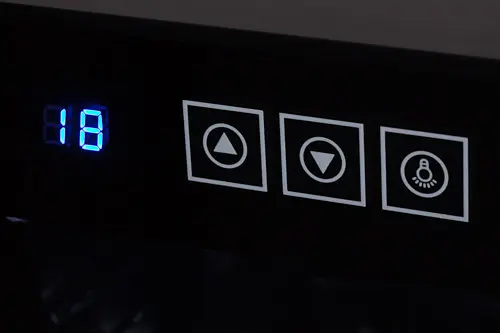 Винний холодильник Camry CR 8068 на 12 пляшок / 33 літри - фото 4