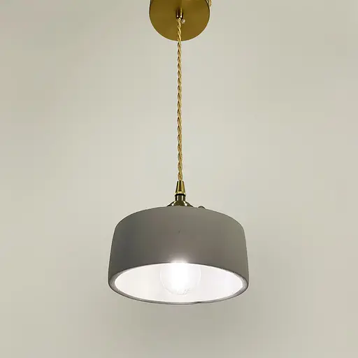 Підвіс у латунному корпусі із бетонним плафоном 15х6 см | Арт. MJ 182/1 GR | Line F - фото 1