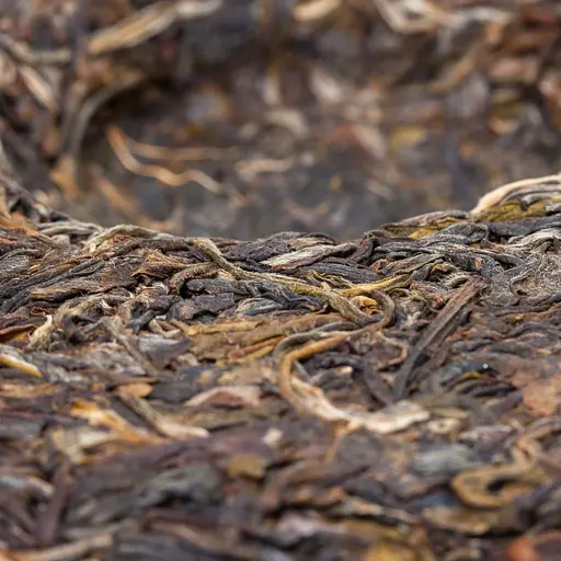 Шен Пуэр Дикие листья с Прямой Горы 2012 г. - блинчик, 357 г - фото 9