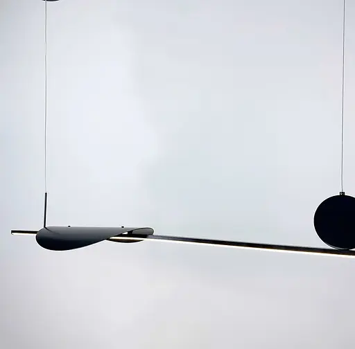 Мінімалістична підвісна люстра з чорному каркасі Line.F Довжина 90 см - фото 1