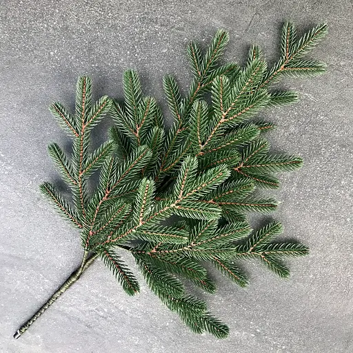 Декоративна гілка штучної хвої Hvoya Traditional зелена 60 см - фото 4