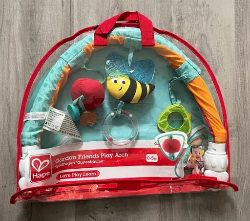 Розвиваюча дуга на автокрісло та коляску Hape E0023 Друзі в саду - фото 9